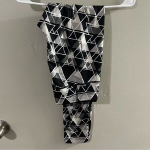 Reebok Capri Leggings (Geometric Print)